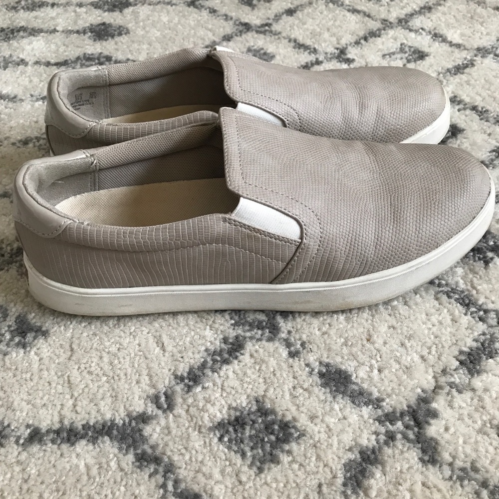 tan snake scale shoes